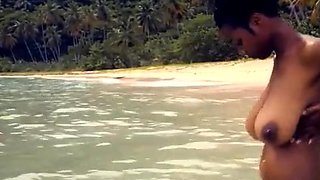 Public Flashing Of Big Natural Tits In The Moment Of Escape