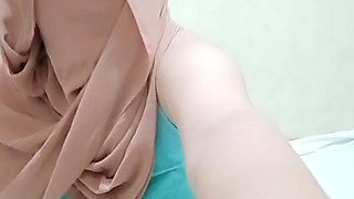 Playing with pussy is very seductive for hijab girls