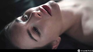 Vampire girl Liz Ocean controls the sex