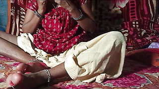 Gaow Ki Bhabhi Fingering Video