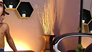 Shemale tranny blowjob