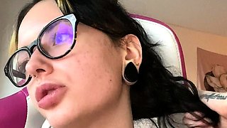 Amateur Webcam Teen Masturbates And Teases