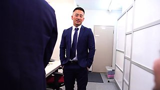 Hung Gay Enjoys Wild Threesome Session