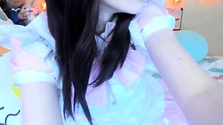 Hot amateur webcam teen masturbates for their fans