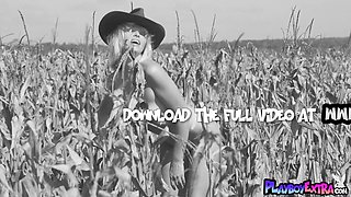 Sexy teen cowgirl Anna loves being naked