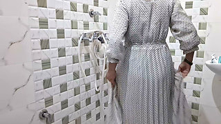 Sister-in-law fucked naked in the bathroom