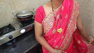 Hot Indian Desi Bhabhi Ko Phali Baar Choda Muskaan Bhabhi Ki Newly Saadi Ke Baad Boyfriend Ne Badroom Me Choda Mms Leak