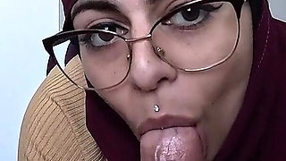 Arab Cleaning Lady Handjob Mia Niqab