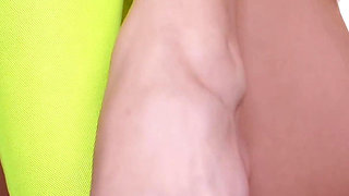 Sweet Feet Massage Cock - Cum on Feet - Footjob!