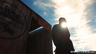 Full Service Station: A Xxx Parody With Sean Lawless, Nikki Benz - Brazzers