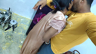 Indian sex - Bhabhi aaur bhabhi ke husband ka dost sexy video -  bhabhi ke ghar mein uska pati dost a Gaya - hot story movie in
