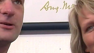 Threesome to have sex with a friend - 2