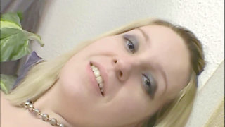 She Cums with a Rubber Cock at the Casting