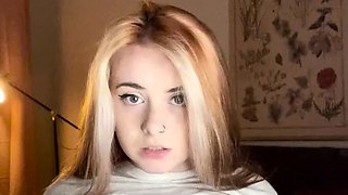 Amateur Blonde Teen Plays Solo with Toy Webcam Porn