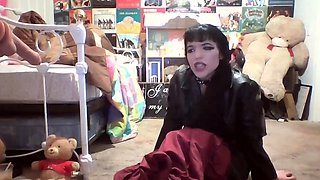 Stacked brunette goes solo toys and masturbation