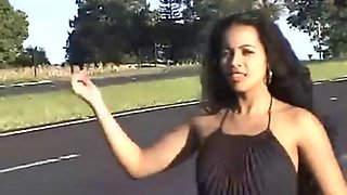 Hot slut moaning and cumming giving the cusinho