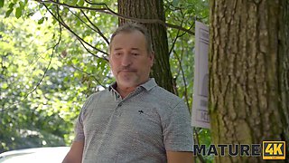 BBW mature gets her phat pussy fucked hard by a strong stud outdoors