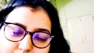 Phat Indian chick witnesses man meat getting off and popshot on web cam