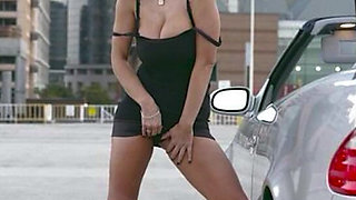 Luxurious Pussy in a Mercedes