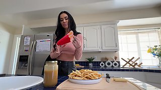 Venus Valencia’s Riding Begs My Cumshots for a Reverse Cowgirl Tattoo Twerk!