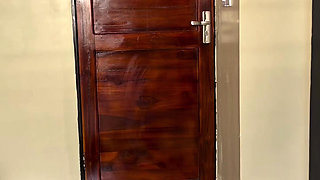 Booty Wiggle, a Little Booty Dance