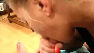 Blonde Teen's Amazing Blowjob