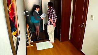 Amateur Asian teen sucks this big hard cock