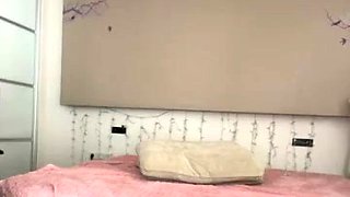 Amateur girlfriend homemade blowjob and pussy toying