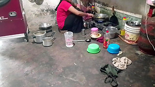 Bhabhi Ke Cock Suck Ke Apni Boobs Pe Pani Niki Hindi Audio