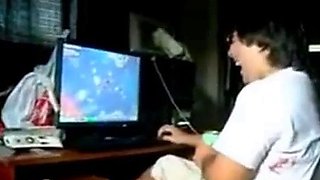 Pretty Asian Girlfriend Gives Oral Sex to her Man with a Fri