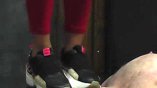 Mistress Nomi Smoking and Crush!