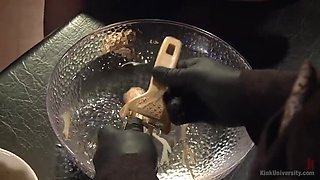 Dee Williams Figging Fetish: Hot Blonde Anal with Ginger Toy & Squirting Orgasm