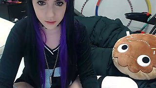 Amateur webcam babe dildo masturbation