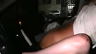Nice Sex in the Car with Creampie! 100% Amateur