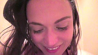 Amateur Close Up Squirting Masturbation