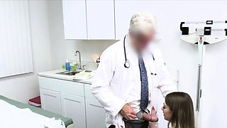 Old doctor fucks sexy patient on the exam table