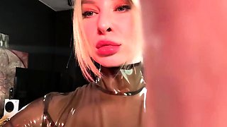 Amateur Webcam Teen Flashes Masturbates