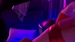 Public Bar Fingering Frenzy - Mature Babe Dripping Wet