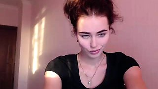 Cute amateur webcam teen girl toying pussy on webcam