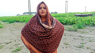 Hoktoml9_Bangladesi village sister-in-law brought me a bag and got on top of me and fucked me.