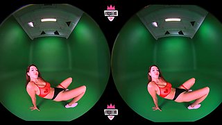 amateur raintree03 flashing ass on live webcam