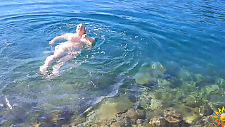 Beautiful Amateur Naturist: Outdoor Stretching & Naked Swimming Art