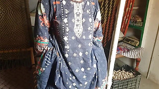 akeli bhabhi ky mazy liye