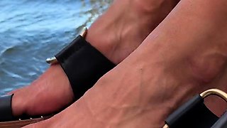 Amateur Foot Fetish Girlfriend Sucks and gives a Footjob