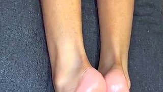 Amateur Foot Fetish Girlfriend Sucks and gives a Footjob