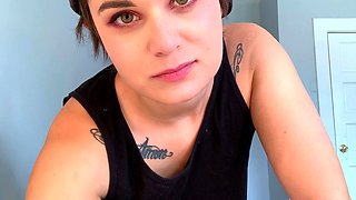 Webcam fun mature brunette with toys cum on cam