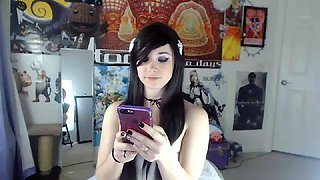 Amateur Webcam Teen Masturbates And Teases