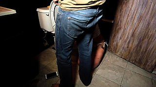 Cute amateur brunette Foxy Di railed in the ass in public