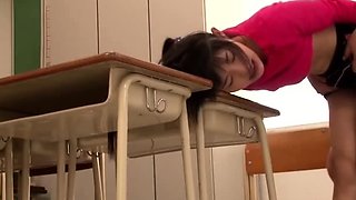 Amateur Asian College Teen Gives Blowjob