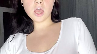 Love Chat Big Boobs Brunette Masturbating For Cam